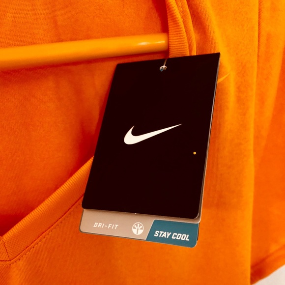 NWT Dri-Fit The Nike Tee Athletic Cut Ladies XS - Picture 4 of 5